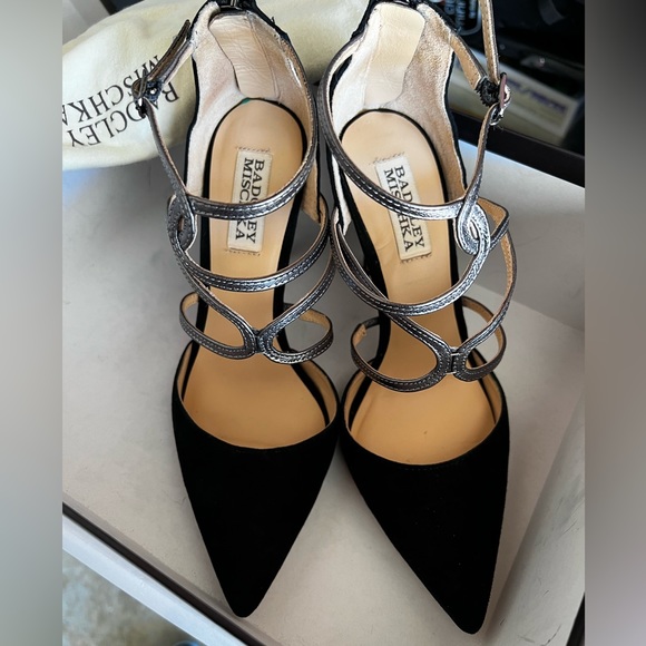 Badgley Mischka Black Suede Pumps - Picture 1 of 6